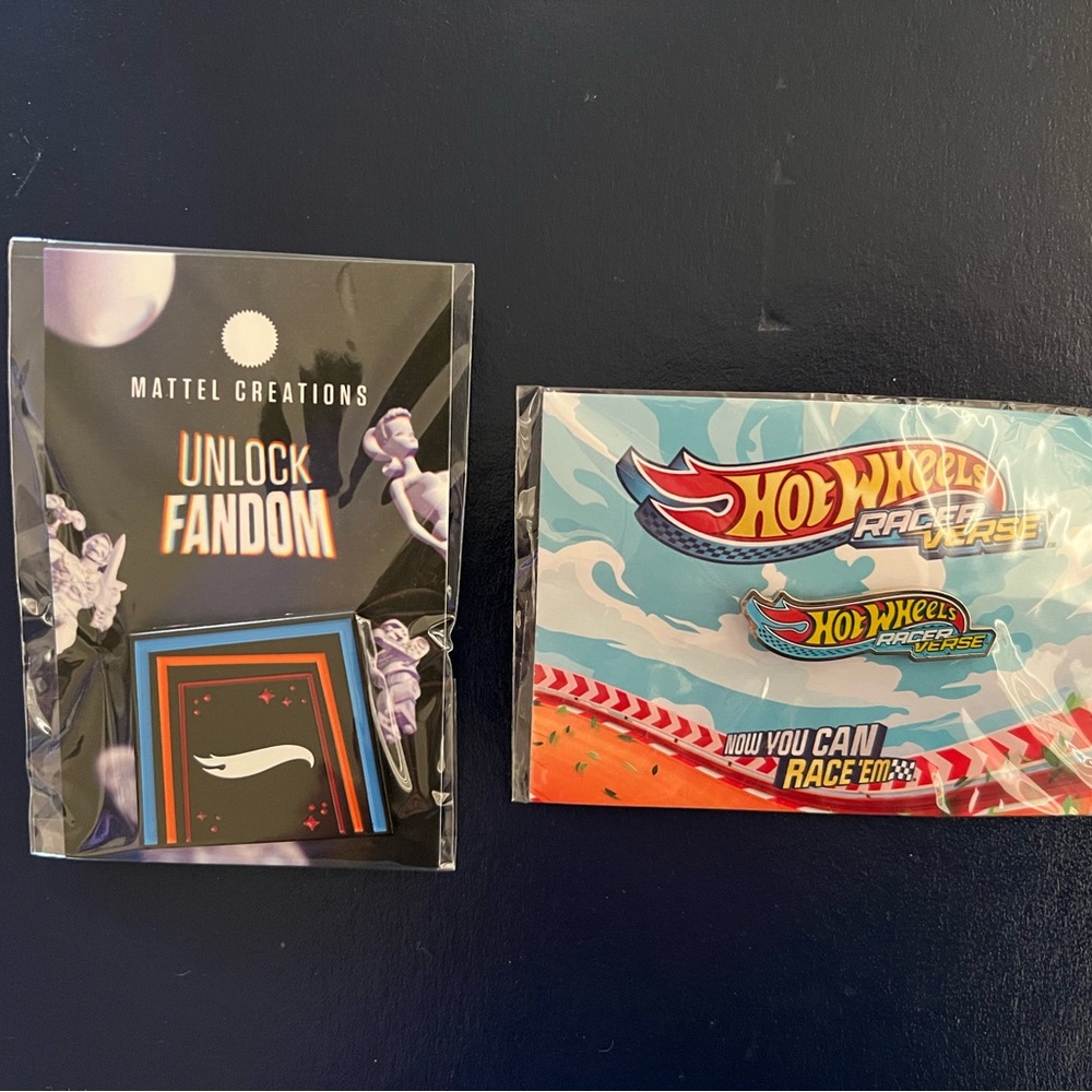 Mattel Creations Hot Wheels Pin Set Comic Con